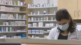 Alberta pharmacists says cuts will hurt care: ‘No one can work for free’